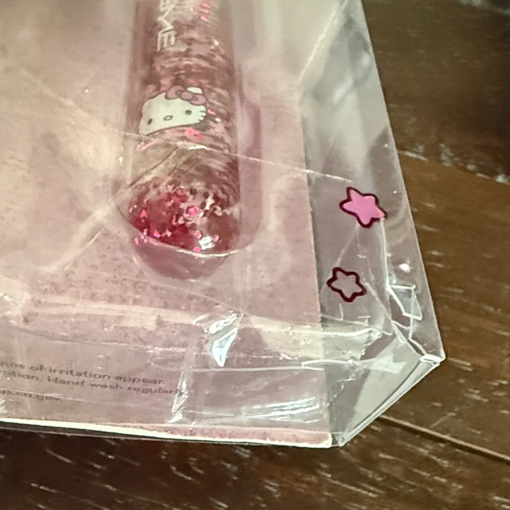 Crème x Hello Kitty Luv Wave Brush Set - Pink